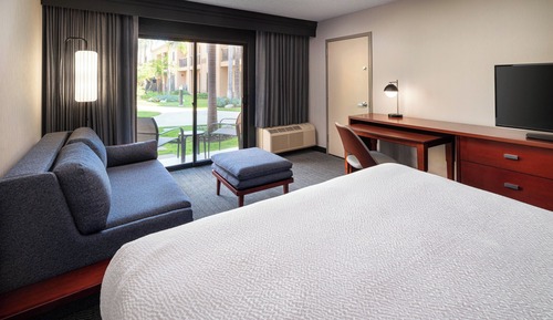 Room, 1 King Bed with Sofa bed (Hearing Accessible)