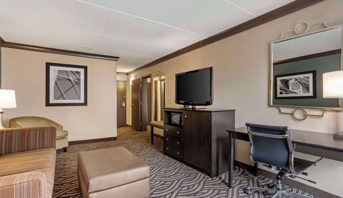 Suite, 1 King Bed, Non Smoking, Jetted Tub