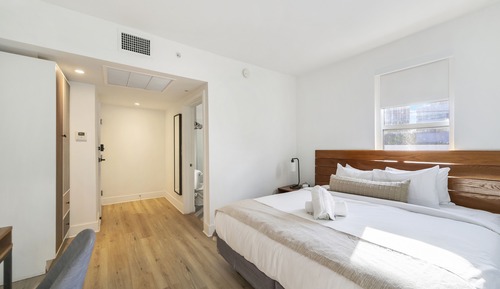 Standard Room, 1 King Bed (Self check)