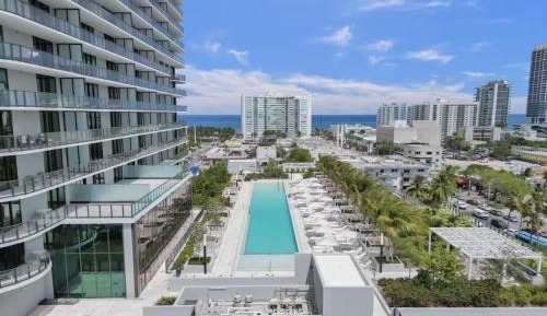 One-Bedroom Apartment with Sea View and Balcony