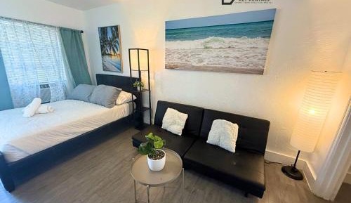 One-Bedroom Apartment