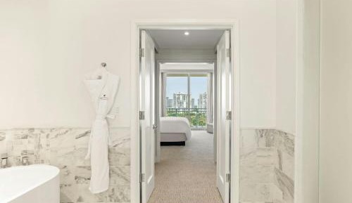 Golf View King, Guest room, 1 King, Golf view, Balcony