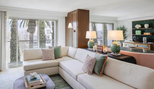 One-Bedroom King Suite with City View