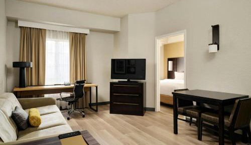 One-Bedroom King Suite with Sofa Bed and Transfer Shower - Mobility/Hearing Accessible