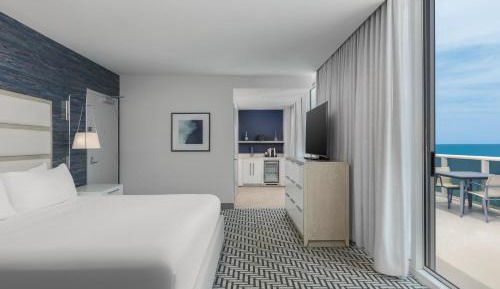 Premium King Room with Balcony and Oceanfront