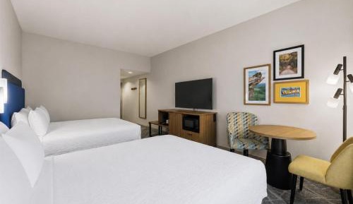 Queen Room with Two Queen Beds - Mobility Access/Non-Smoking