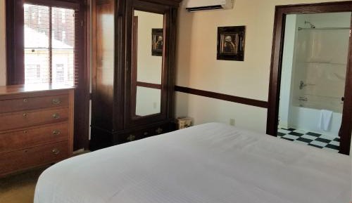 Queen Room