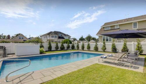 Six-Bedroom House