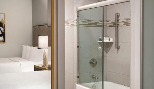 Double Room with Two Double Beds - Mobility Accessible with Tub