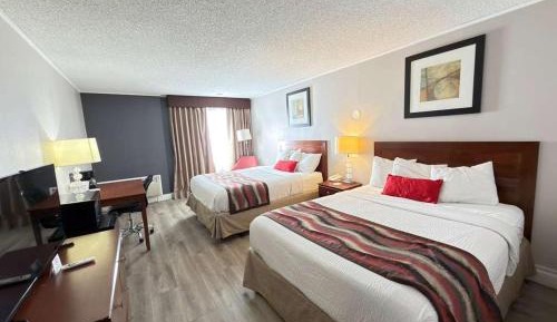 Queen Room with Two Queen Beds - Non-Smoking