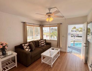 One Bedroom King Suite - Partial Ocean View 