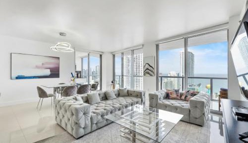 Three-Bedroom Apartment with Ocean View