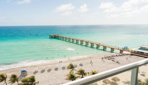 Oceanfront King Room with Balcony-Newly Renovated