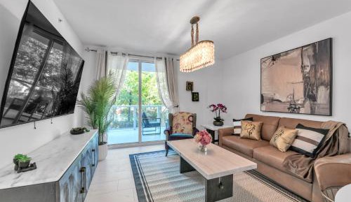 Two-Bedroom Deluxe Apartment with Balcony