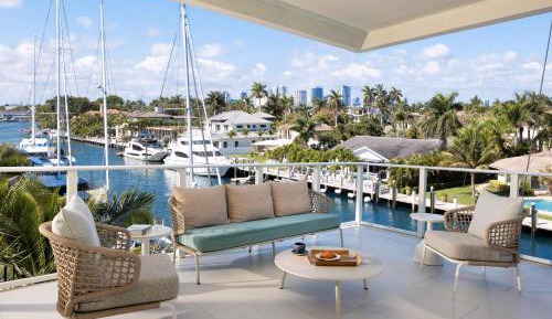 Harbor Villa King Corner View