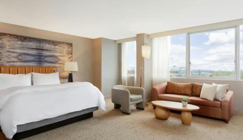 Studio King Room with Sofa Bed and City View