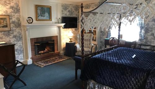 Queen Room with Balcony