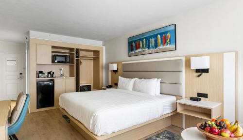 Deluxe King Room