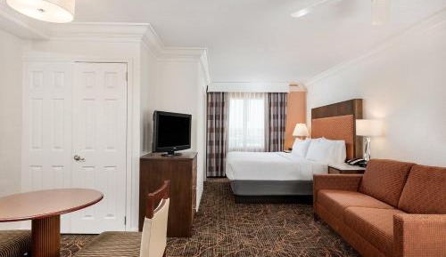 One-Bedroom King Suite