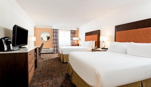 Queen Suite with Two Queen Beds