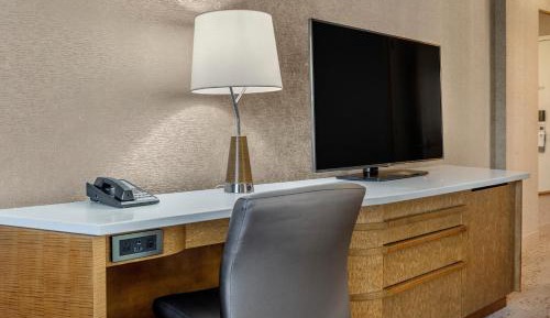 Governor Suite, 1 Bedroom Suite, 1 King, City view