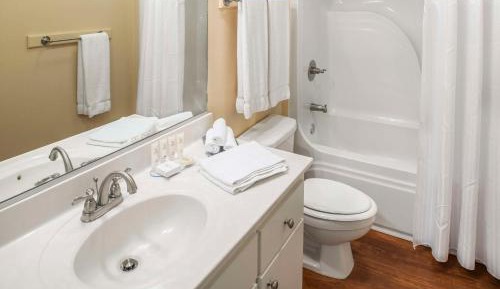 Two-Bedroom King/Queen or King/Two Twin Suite - Accessible
