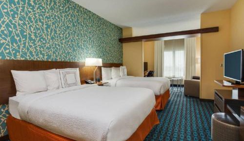 Queen Suite with Two Queen Beds, Bathtub and Sofa Bed - Mobility Access