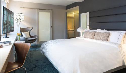 Deluxe King Room - Hearing Accessible