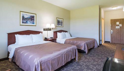 Queen Room with Two Queen Beds - Non-Smoking