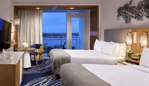 Two Double Rooms with Balcony and Cruise Port View