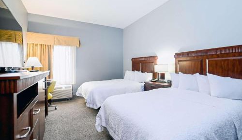 Room with Two Queen Beds - Non-Smoking