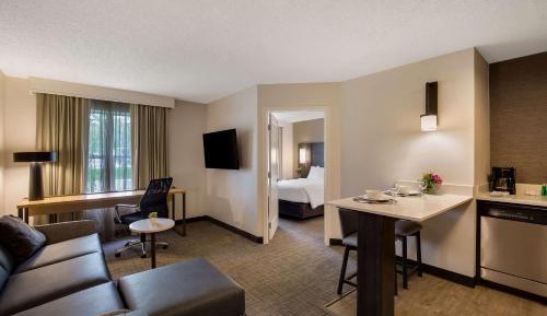 One Bedroom Suite Queen