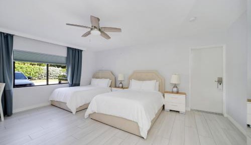 Studio Apartment Kitchen - Two Full Beds (Self Check-in)