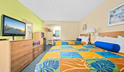 Deluxe Queen Room with Two Queen Beds