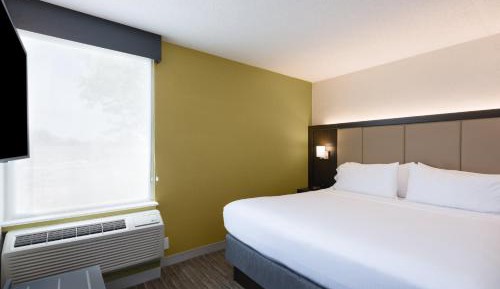 One-Bedroom King Suite