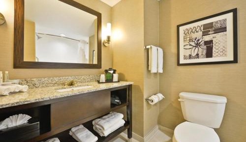 Room with Two Beds - Hearing Accessible - Non-Smoking