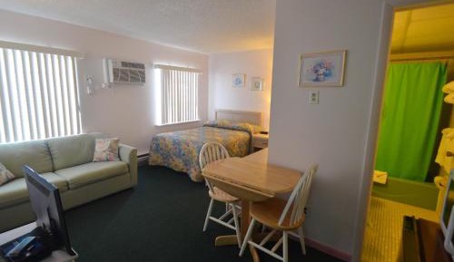 Petite Double Room