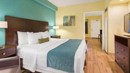 King Suite with Sofa Bed - Non-Smoking