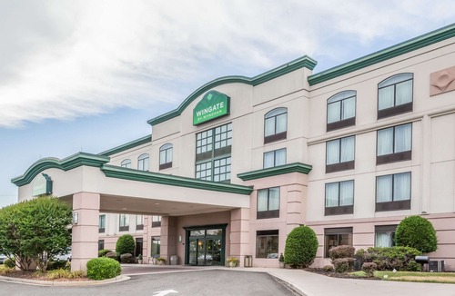 Norma Hotel | Wingate by Wyndham Vineland
