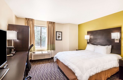 Yorkshire Hotel | Baymont by Wyndham Newark at University of Delaware