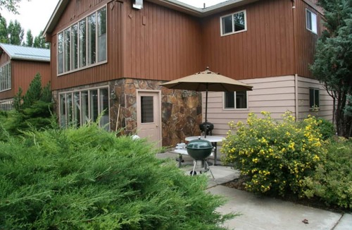 Lakeside Resort | Cozy 2-bedroom condo on the lake at Peaceful Bay Resort
