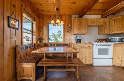 Eureka Cabin | The Cabin on the Ranch – A Family our Couple’s Adventure on Working Ranch!