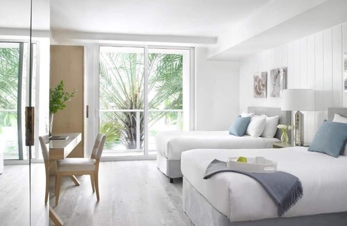 Surfside Apartment | Double Suite Near Wells Fargo Bank MIA