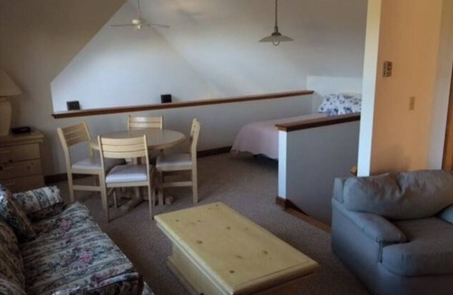 Nantucket House | Full House on Nantucket - SLEEPS 12 - 3 bedrooms, 3 baths, + Loft. Walk to beach