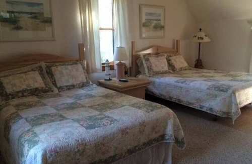Nantucket House | Full House on Nantucket - SLEEPS 12 - 3 bedrooms, 3 baths, + Loft. Walk to beach