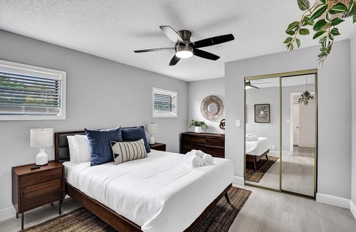 Coconut Creek House | 5 bedroom Family Home with heated pool