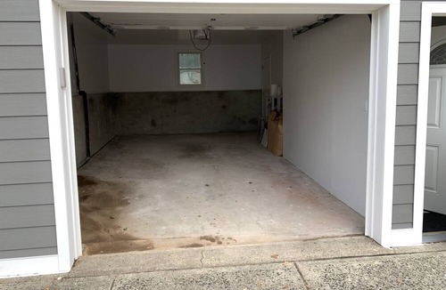 Weehawken Apartment | Carriage House Apartment including Garage- 5 min transport to NYC 30 day minimum