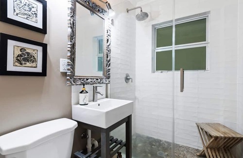 Tarpon River House | Fort Lauderdale home, minutes from Las Olas and beach, pet/family friendly
