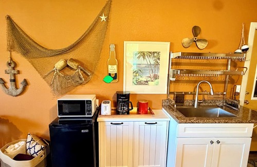 Berlin Center Apartment | Captain’s Quarters- charming studio apartment in the countryside