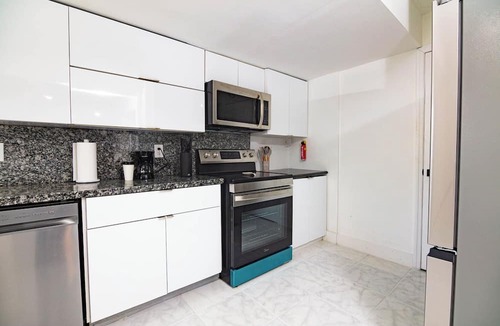 Coral Ridge Isles Apartment | Blue Oasis · Pool · Beach · Las Olas · Hard Rock Stadium · MAJOR INTERNATIONAL SPORTING EVENT 2026 · Sleeps 7